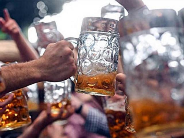 Tin tức trong ngày - Tin tức 24h qua: Chủ tịch xã cùng 4 cán bộ chủ chốt tập trung ăn nhậu giữa dịch Covid-19