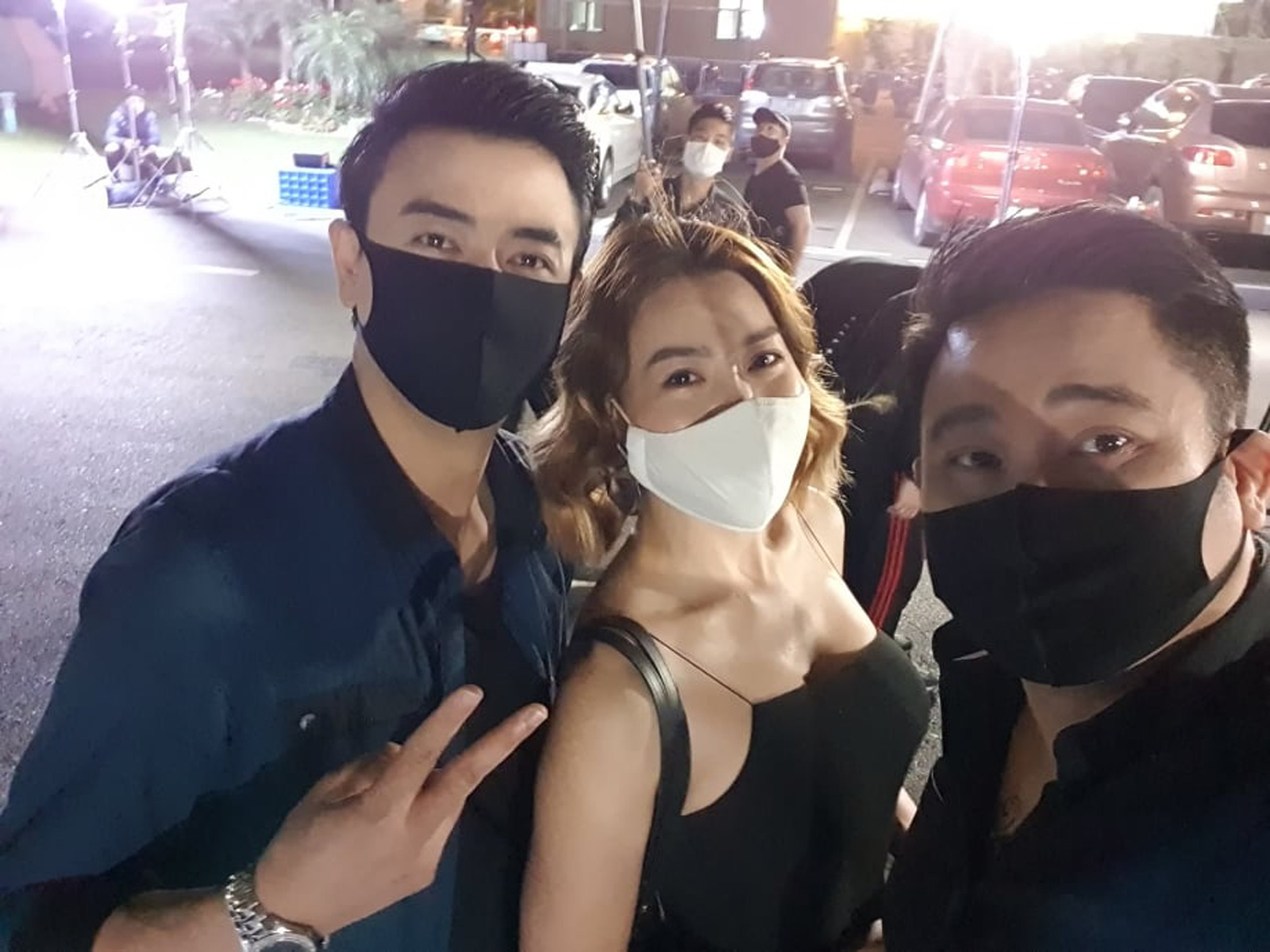Đánh ghen &#34;vợ&#34; giữa đường, Minh Tiệp bị bổ guốc vào người - 3