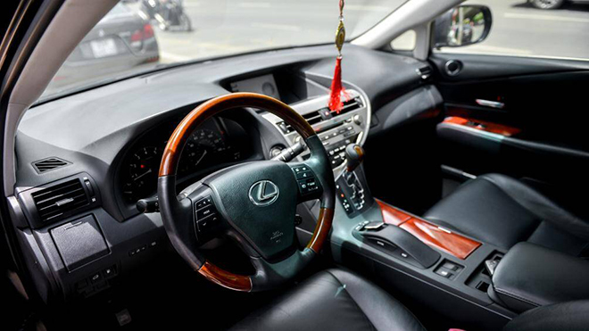 Lexus RX 350 đời 2009 giá bán ngang ngửa Hyundai SantaFe mới, có nên mua? - 4