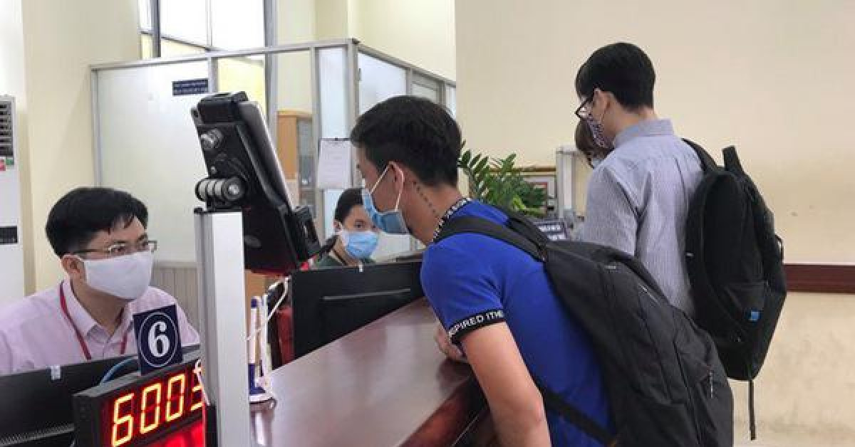 Tin tức trong ngày - TP.HCM: Chính thức giảm thu nhập tăng thêm của cán bộ để hỗ trợ lao động mất việc do dịch Covid-19