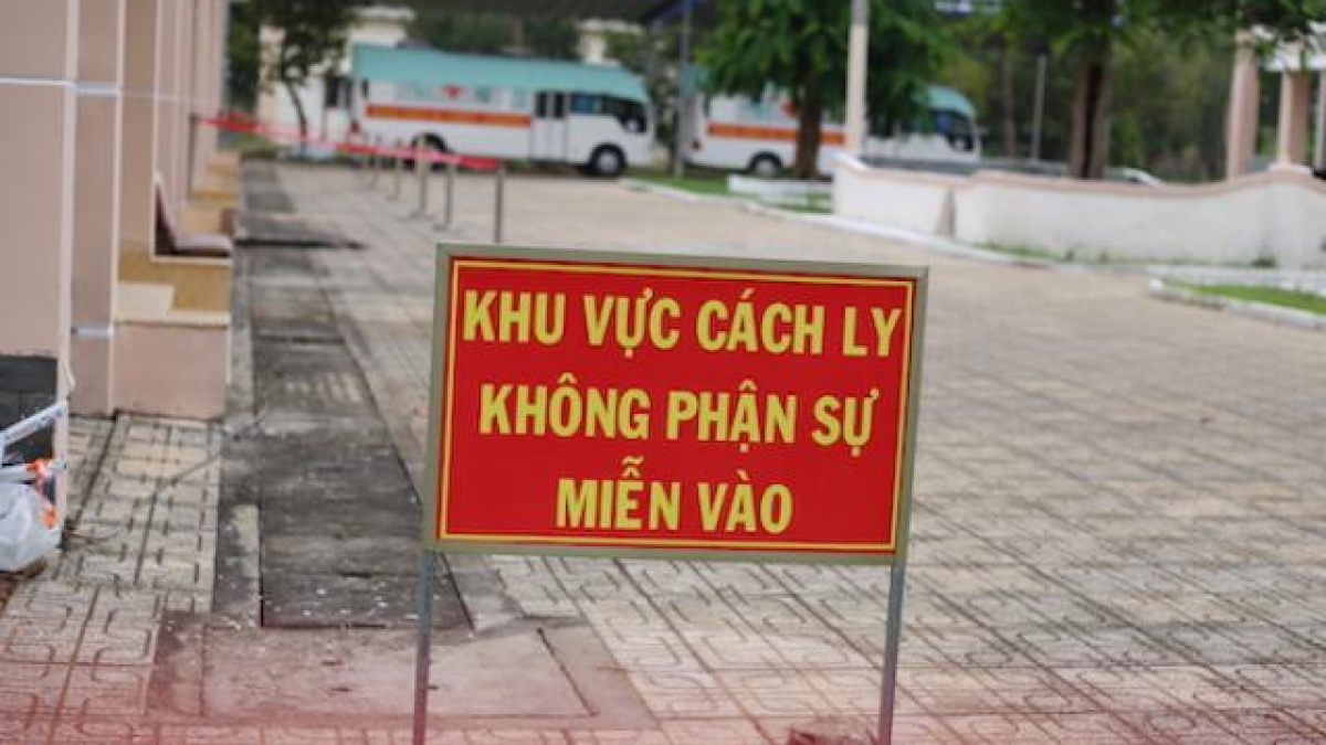 Bên trong Bệnh viện dã chiến Củ Chi.