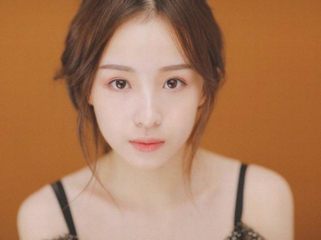 Bạn trẻ - Cuộc sống - Ngắm nhan sắc tựa thiên thần của "thánh nữ" streamer có hơn 5 triệu người theo dõi