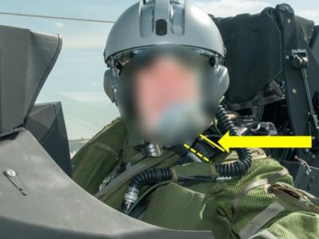 Phát minh y học - Lần đầu ngồi máy bay tiêm kích trong ngày sinh nhật, người đàn ông bấm nhầm nút và cái kết nhớ đời