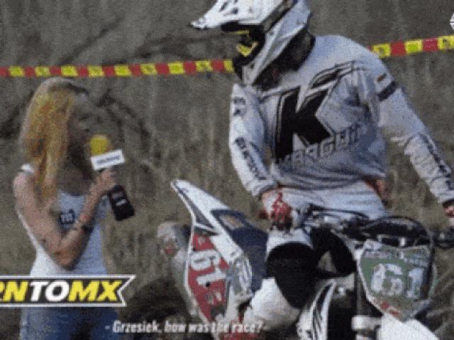 Tranh vui - Khi hội chị em đua nhau 'tấu hài cực mạnh"