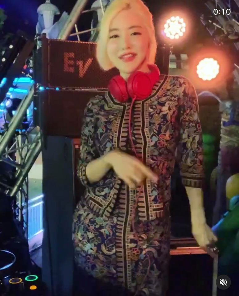 "Hoa khôi DJ Đà Nẵng" mặc áo dài chơi nhạc được khen phá cách - 8