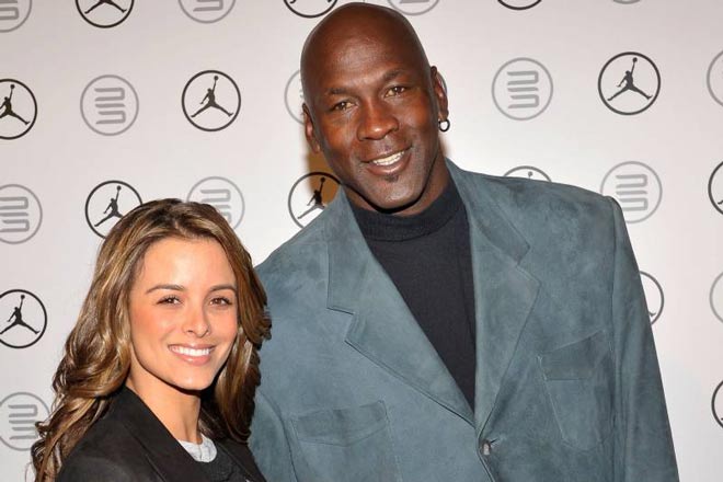 Michael Jordan đang sống hạnh phúc cùng cô vợ kém 16 tuổi Yvette Prieto