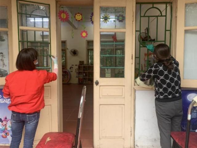 Sức khỏe đời sống - Vệ sinh, khử khuẩn trường học như thế nào là đúng cách?