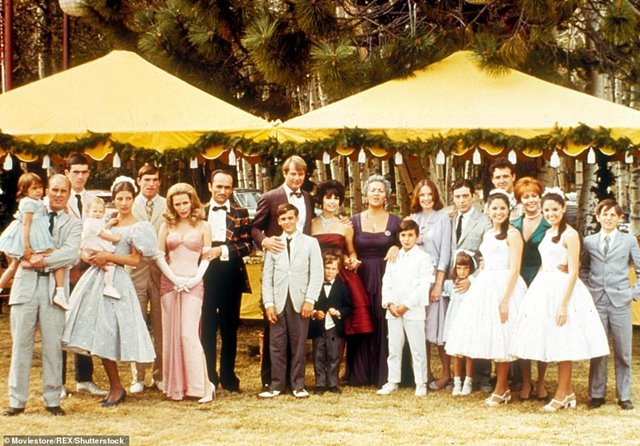 Biệt thự gần hồ của ông trùm "Bố già" được rao bán giá 5,5 triệu USD - 4