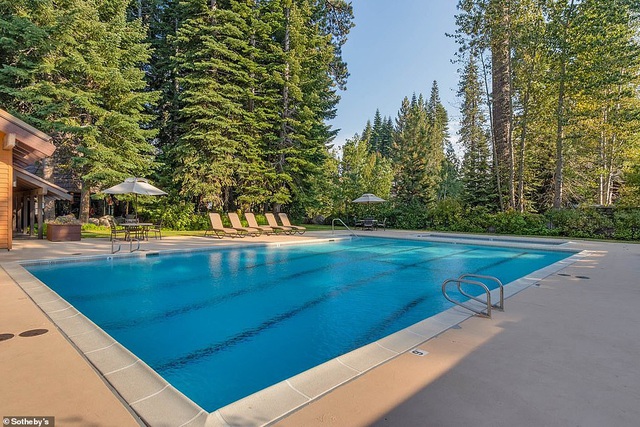 Biệt thự gần hồ của ông trùm "Bố già" được rao bán giá 5,5 triệu USD - 8