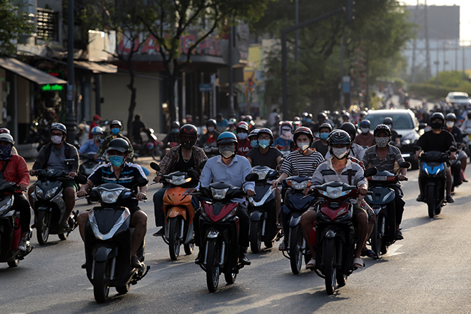 Ảnh: Đường phố TP.HCM trước thời điểm “xuống” nhóm nguy cơ dịch bệnh Covid-19 - 2