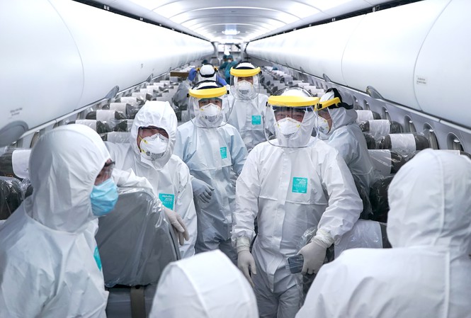 Tổ bay thực hiện chuyến bay đón công dân Việt Nam từ Vũ Hán (Trung Quốc) về nước