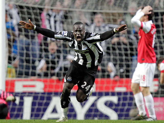 Bóng đá - Từng "xé lưới" Arsenal, SAO Newcastle đột tử tại Trung Quốc