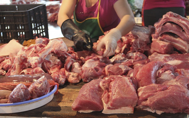 Giá thịt lợn tại chợ quá đắt đỏ khiến người tiêu dùng ngán ngẩm
