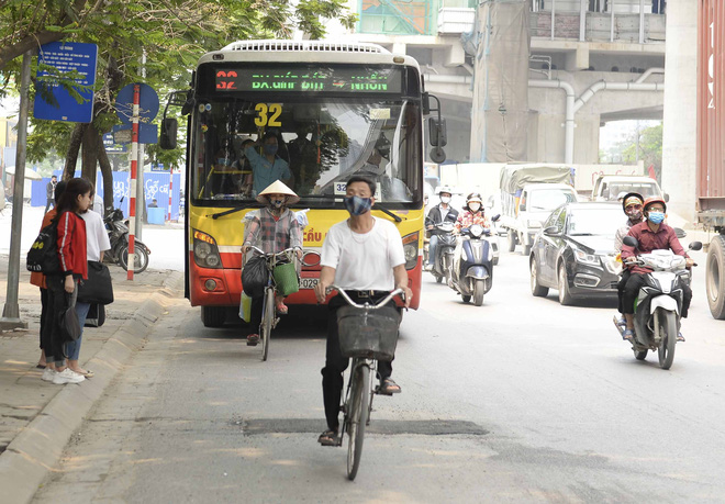 Hà Nội xe buýt được hoạt động trở lại nhưng tần suất trong khoảng từ 20 đến 30%.