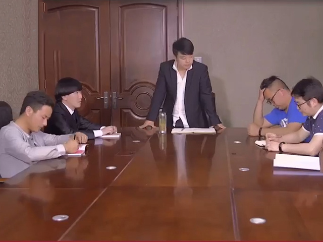 Video Clip Cười - Nhân viên mới đòi quyền lợi và cái kết cay đắng