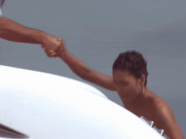 Phim - Miêu nữ sexy suýt chết khi quay cảnh nóng cùng "điệp viên 007" là ai?