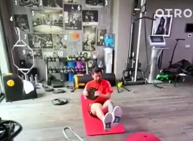 Messi treo 10 bức ảnh huyền thoại Ali trong phòng gym tại nhà riêng của anh