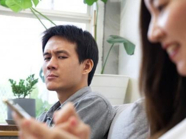 Bạn trẻ - Cuộc sống - Thấy vợ cố tình nấu ăn dở để chụp ảnh "câu like" trên Facebook, chồng âm thầm làm điều này khiến cô vợ tái mặt