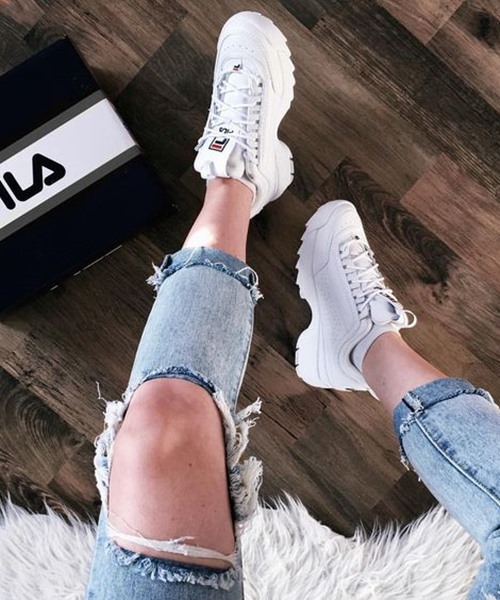 Bí quyết phối đủ style từ điệu đà tới thể thao với sneaker - 1