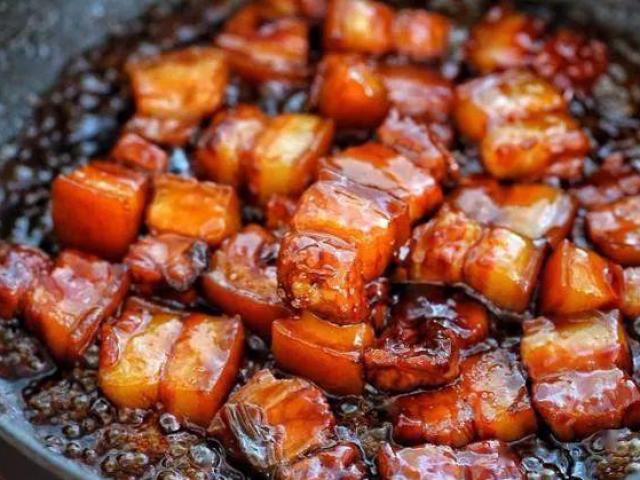 Ẩm thực - Nên thắng đường bằng nước hay bằng dầu, đây là những gì chị em cần biết