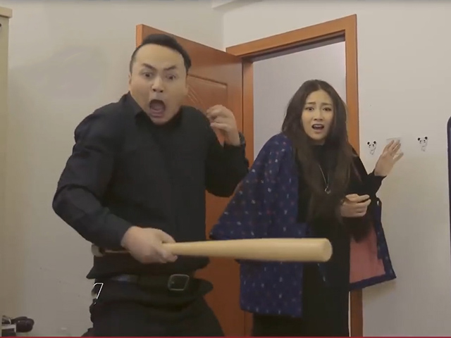 Video Clip Cười - Ông chồng "bắt gian" tại nhà và cái kết không ngờ
