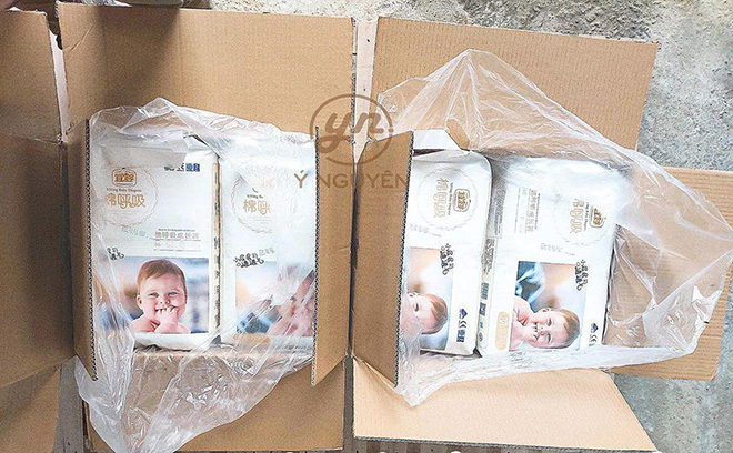 Hàng chính hãng được bảo quản 2 lớp, gồm thùng giấy và lớp túi bóng trắng dai bên trong