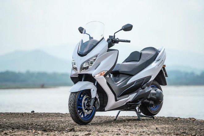 Khám phá dàn “vũ khí” của xe ga mới 2020 Suzuki Burgman 400 ABS - 1