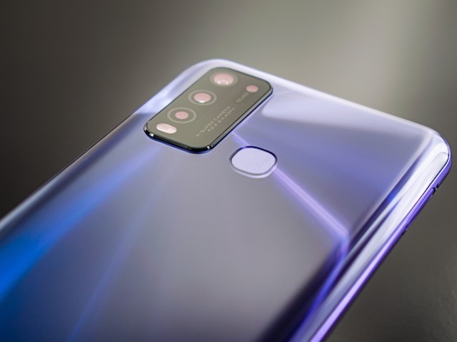 Thời trang Hi-tech - Điện thoại vivo Y50 giá rẻ trình làng với 8GB RAM và 4 camera sau