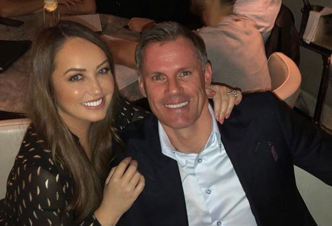 Cựu trung vệ lừng danh Jamie Carragher xác nhận vợ đẹp Nicola Hart và dì mình đã nhiễm dịch Covid-19