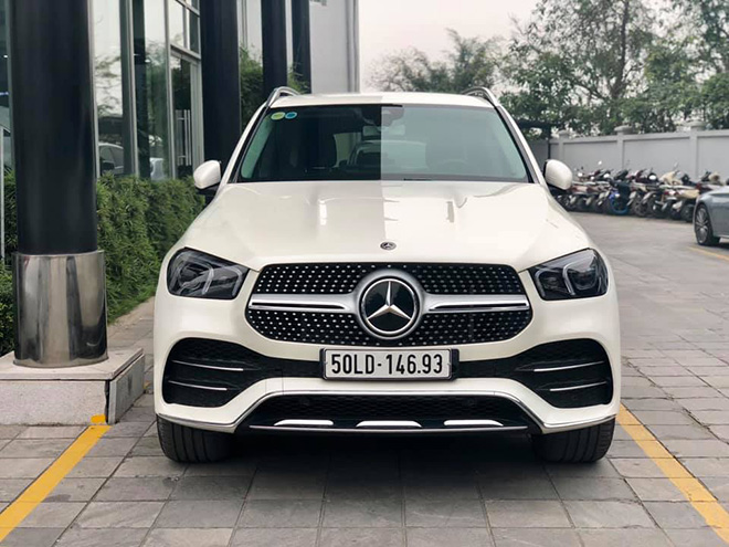 Mercedes-Benz GLE 450 chạy lướt 1.600km rao bán lại rẻ hơn 600 triệu đồng - 2