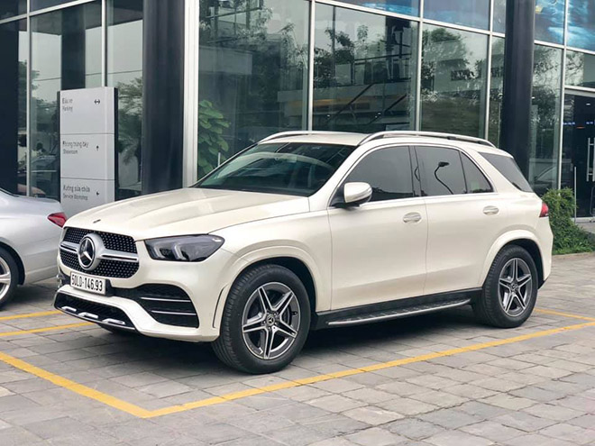 Mercedes-Benz GLE 450 chạy lướt 1.600km rao bán lại rẻ hơn 600 triệu đồng - 1