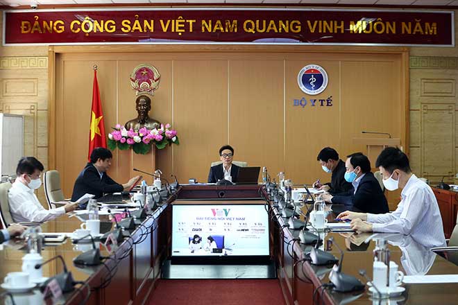 Phó Thủ tướng Vũ Đức Đam, Trưởng Ban Chỉ đạo chủ trì cuộc họp trực tuyến của Ban chỉ đạo. (Ảnh: Đình Nam- VGP).&nbsp;