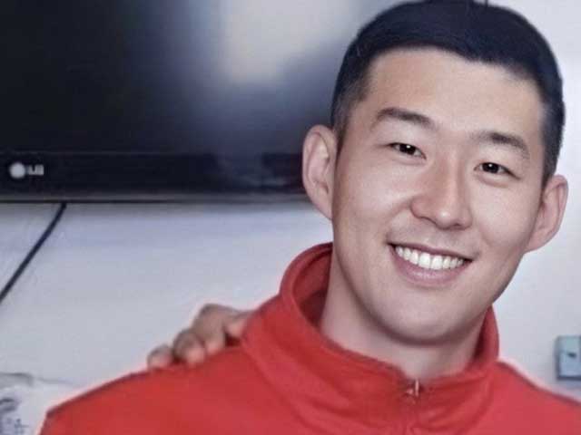 Bóng đá - Son Heung Min "hô biến" ngoại hình trong quân ngũ, sắp bắn đạn thật