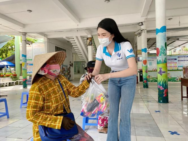 Hoa khôi Huỳnh Thuý Vi: "Giá trị tốt đẹp đến từ việc làm giản dị nhất" - 2