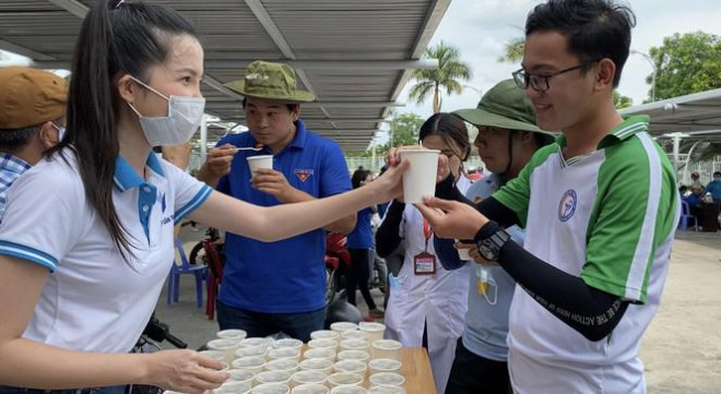 Hoa khôi Huỳnh Thuý Vi: "Giá trị tốt đẹp đến từ việc làm giản dị nhất" - 8