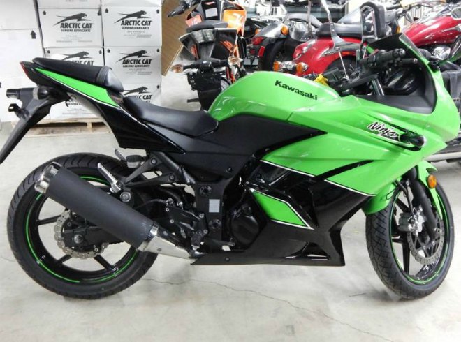 Top 15 môtô lừng danh nhất của “gã khổng lồ xanh” Kawasaki - 15