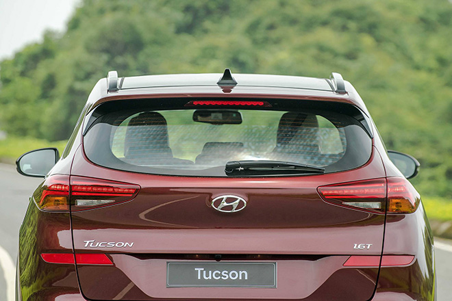 Cận cảnh Hyundai Tucson độ đèn hậu LED cực chất - 4