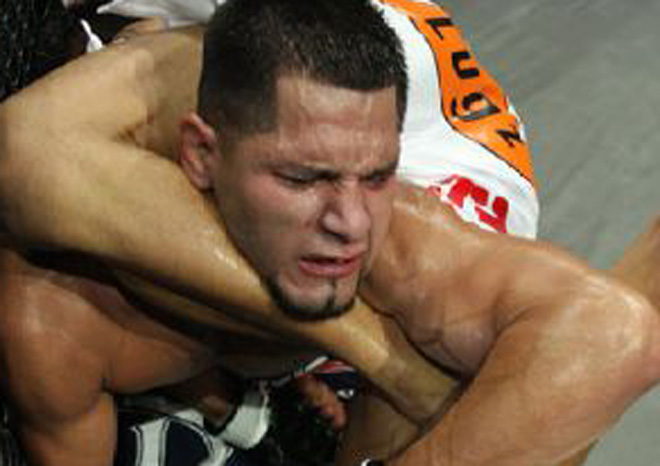 Pha knock-out "tam giác ngược" cực độc của Imada trước Masvidal