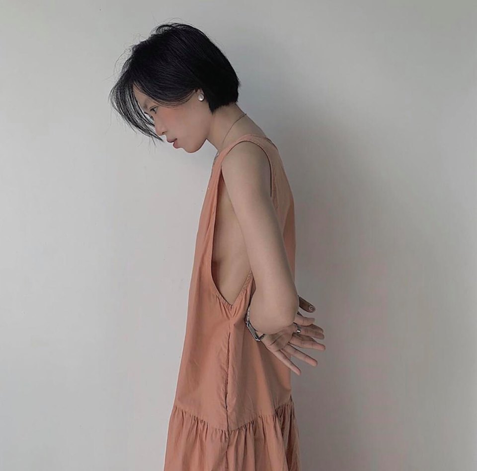 Nữ sinh Buôn Mê Thuột gây tò mò trên Instagram khi thử mốt áo lót ngược - 3