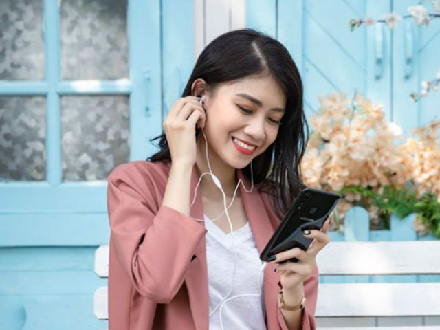 Thời trang Hi-tech - Lộ diện bản kế nhiệm smartphone Android hot nhất năm 2019