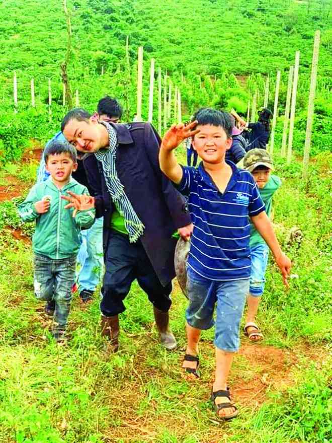 Chàng trai mắc ung thư và giấc mơ Cầu Vồng cho trẻ em nghèo - 3