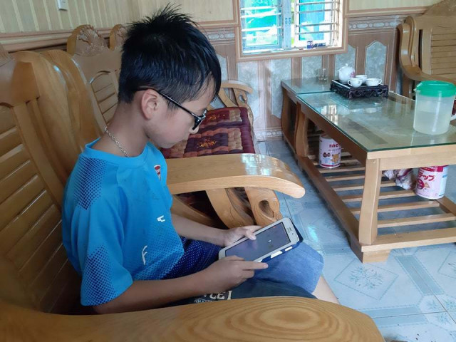 Bạn trẻ - Cuộc sống - Sai lầm cho con chơi game lồi mắt giống “con nhà người ta”