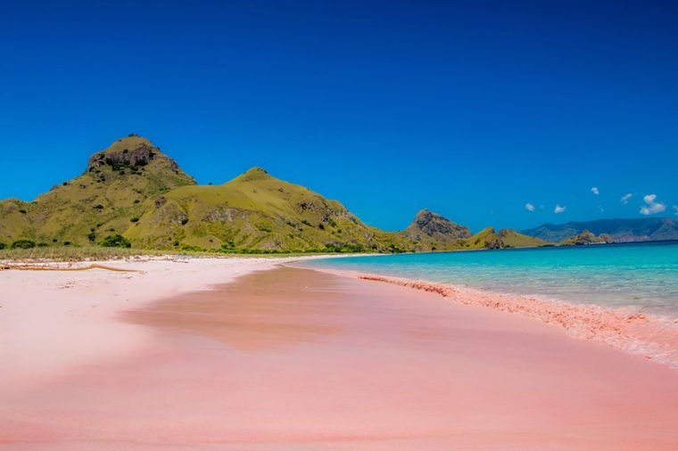Những bãi biển màu hồng dành cho du khách ưa lãng mạn - 5