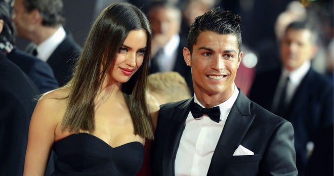 Siêu đội hình mỹ nhân từng qua tay Ronaldo: Toàn "chân dài" bốc lửa - 8