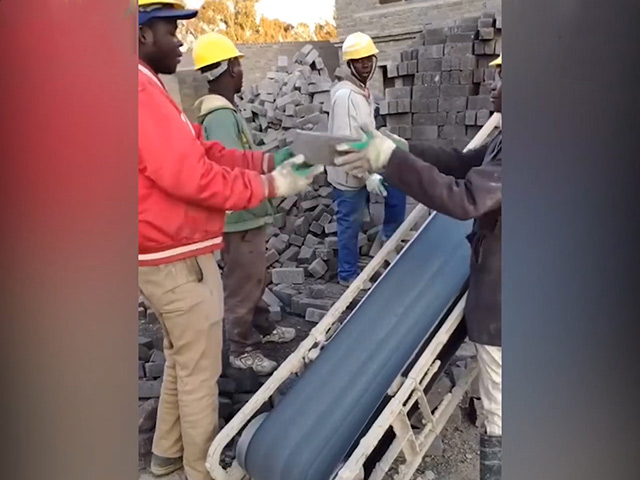 Video Clip Cười - Thực trạng đi làm sau khi hết cách ly tránh dịch