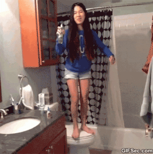 Các cô nàng "lầy lội" và những cái kết hết sức hài hước - 3