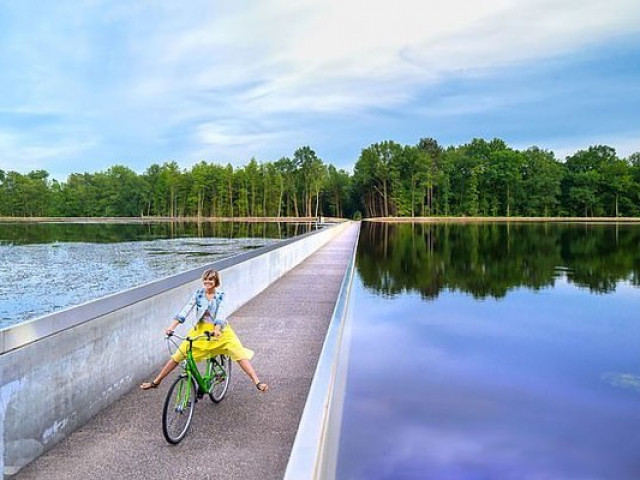 Du lịch - Chiêm ngưỡng con đường đạp xe xuyên qua hồ nước tuyệt đẹp ở Bỉ