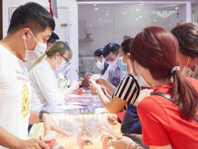 Kinh doanh - Giá vàng hôm nay 2/5: Bật tăng trở lại trước đe dọa thuế quan mới của Mỹ với TQ