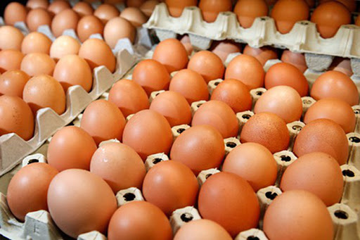 Dịch Covid-19 bùng phát khiến&nbsp;giá trứng gà tại Mỹ tăng 300% trong tháng 3