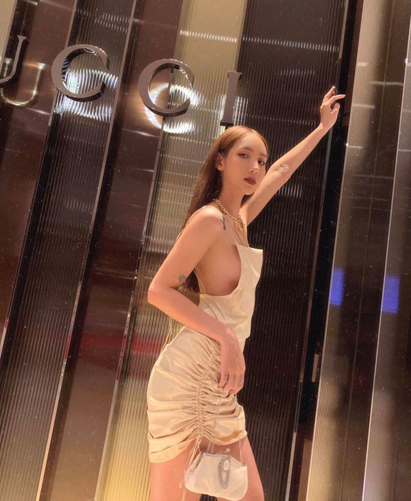 Hot girl quyến rũ nổi tiếng Instagram Việt nghiện mặc không nội y - 4